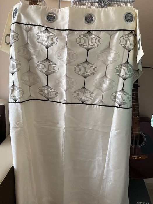 Завеси две екрю затъмняващи светли