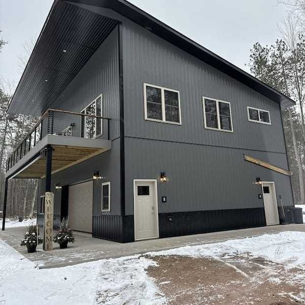 Теплые ангары от 300 м² | Сэндвич-панели PIR
