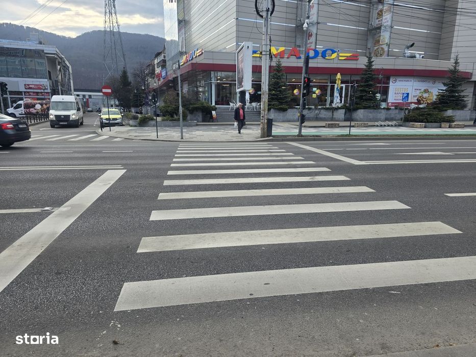Spațiu comercial Piața Petrodava!