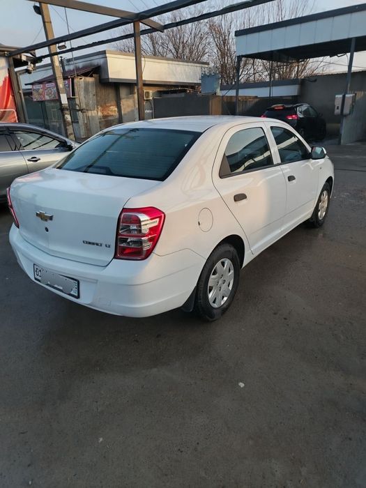 Chevrolet Cobalt 2-pozitsiya sotiladi