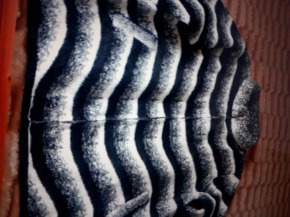 Продам теплую кофту