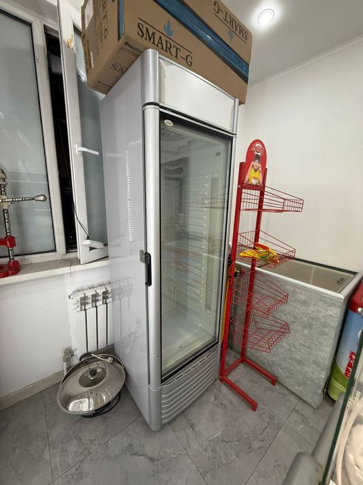 Витринный холодильник