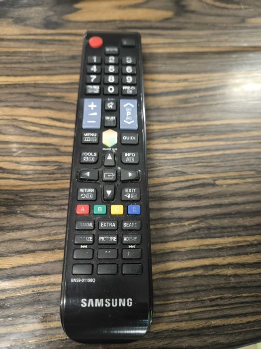 Телевизор Samsung диагональ 140 Б/у