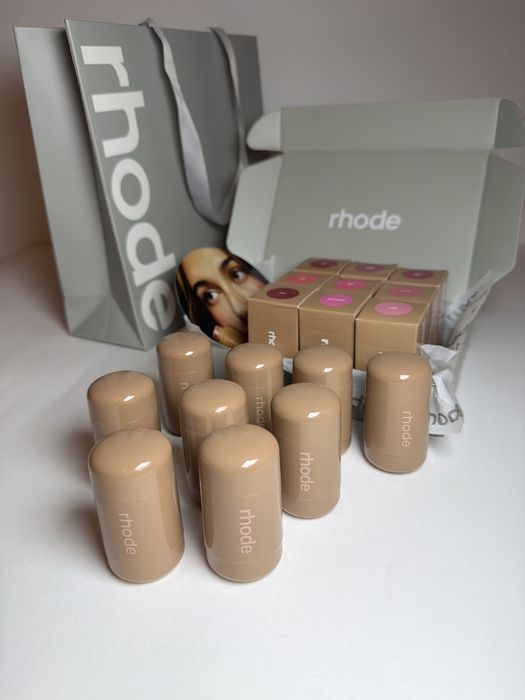 Rhode Pocket Blush оригинален кремообразен руж Cream Blush Blush Stick стик за бузи и устни грим makeup Hailey Bieber Хейли Бийбър 13 цвята