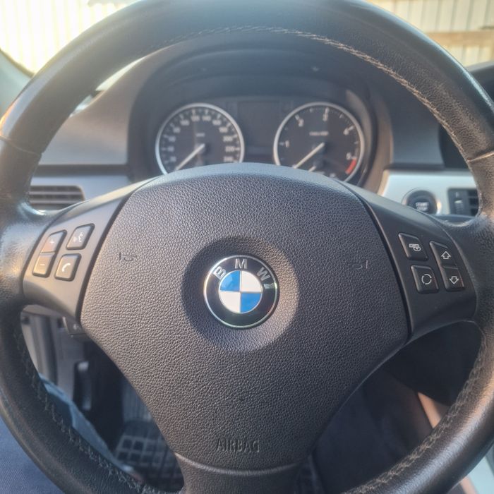 BMW 3 Series 2011 — imagine 3