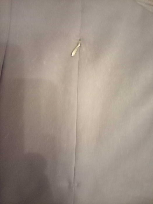 Продавам чисто нов дамски суитчър.