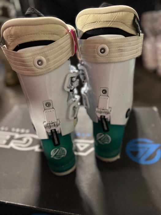 Дамски ски + обувки