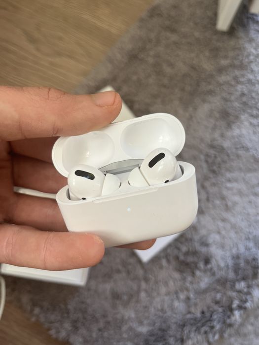 Air Pods Pro aproape noi