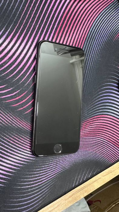 Продам iphone 7 256