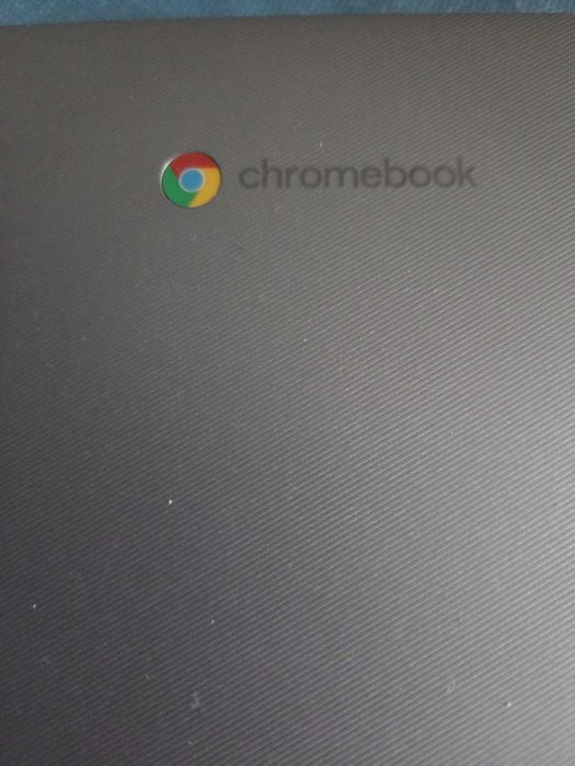 Продавам лаптоп Lenovo