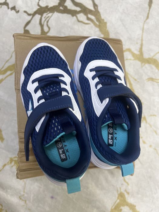 Продам кроссовкий хtep