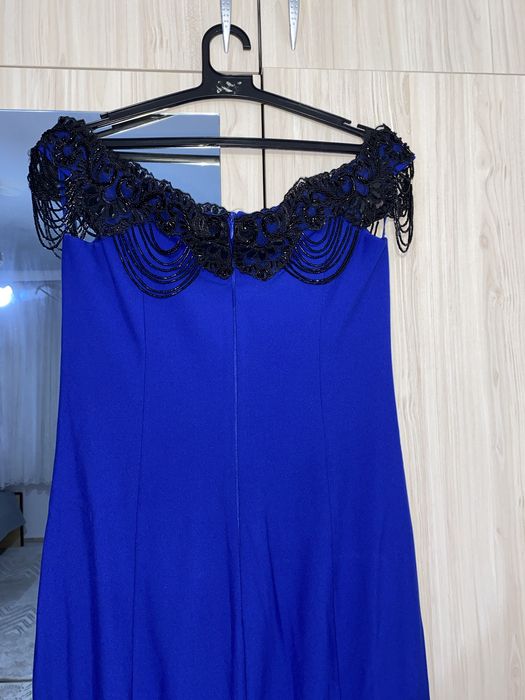 Официална рокля