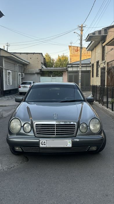Мерседес Бенц 210
