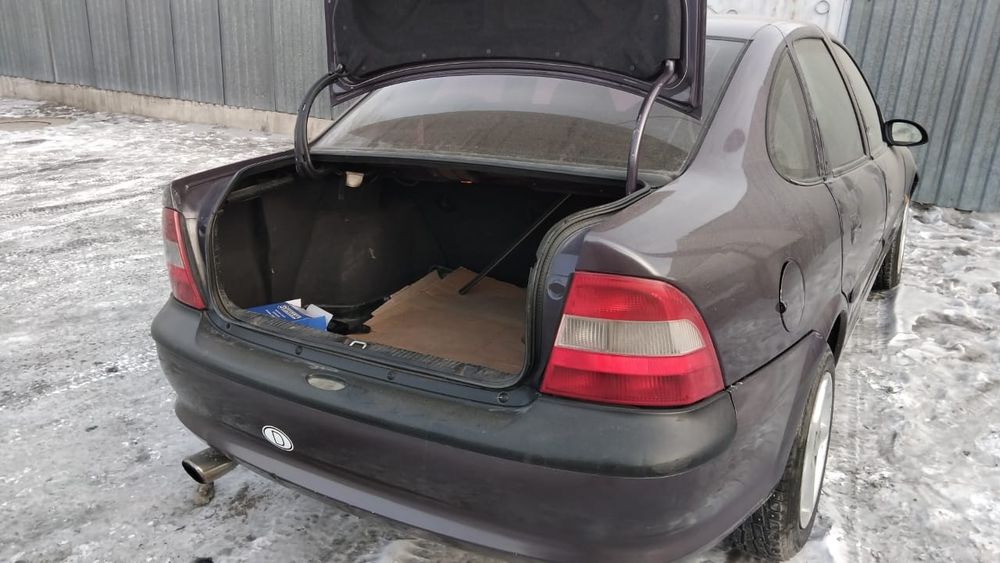 Продам автомобиль опель вектра