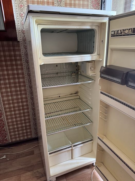 Холодильник на запчасти