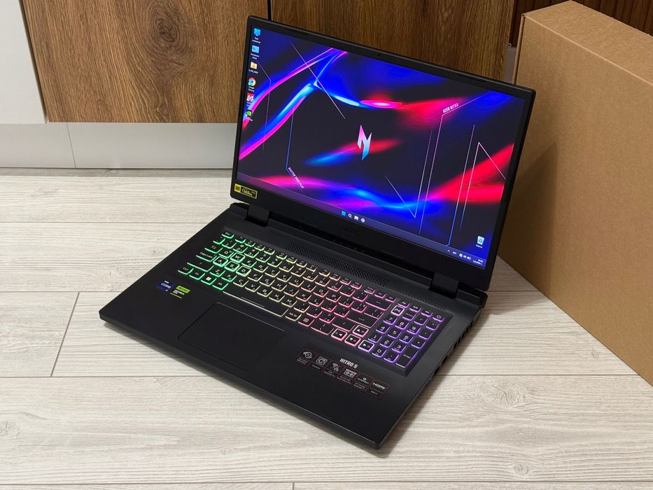 17.3 2K 165hz / i9 12900h / RTX 4060 8gb / 16GB / 512gb / Nitro / RGB