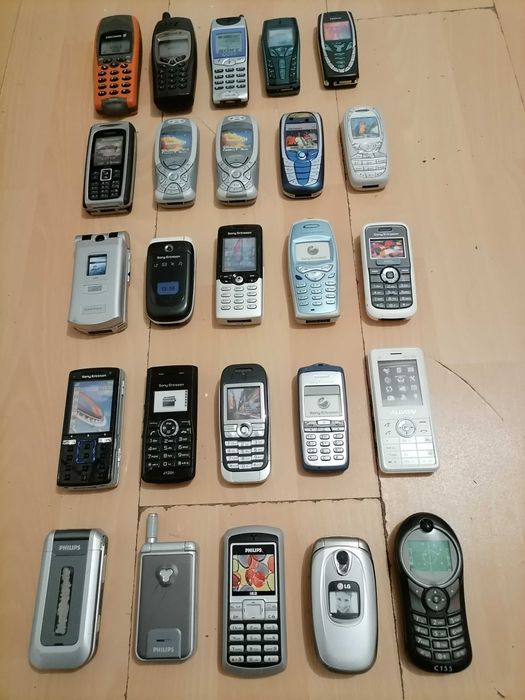 Lot machete de telefoane mobile modele retro