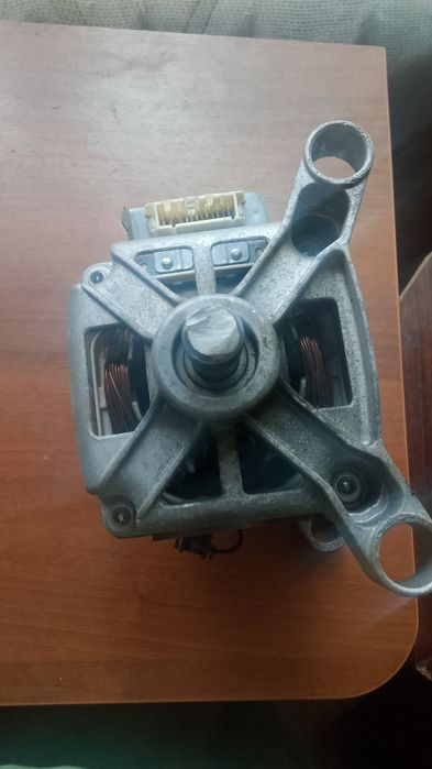 Двигатель от стиральной машины