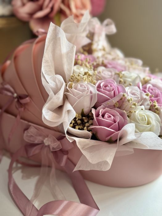 Луксозни букети от вечни сапунени рози/кутии/пликове/мече/картина