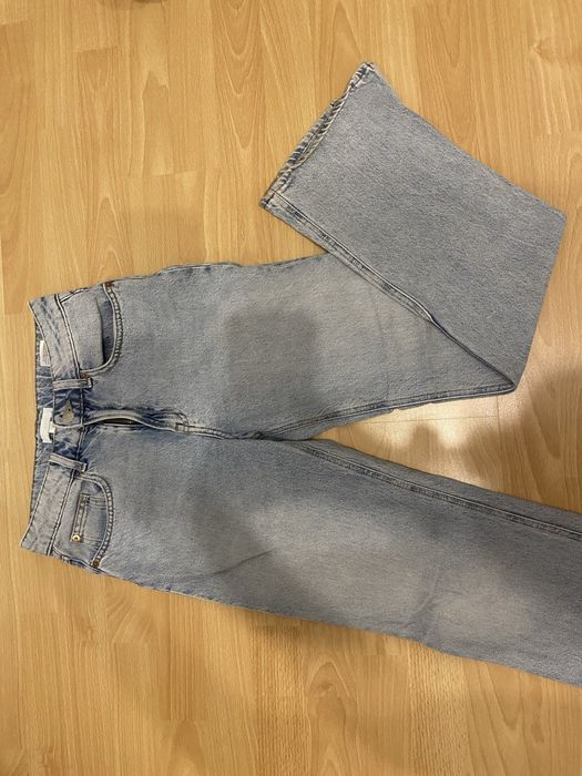 Светло сини, flared дънки