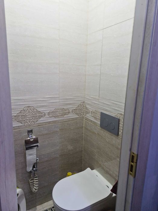 Продаю 2 комнатную  квартиру  в хорошем  районе