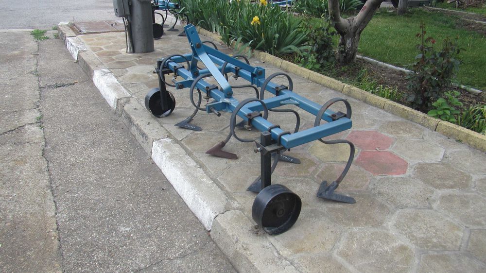 Култиватор с вибростойки 1.7 м. 7 тела за слята обработка