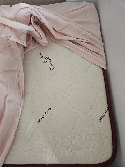 Продавам детско легло