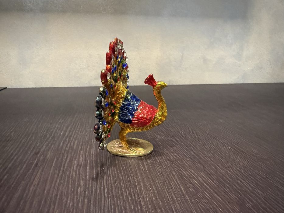 Кутийки за съхранение на бижута във формата на кон и паун