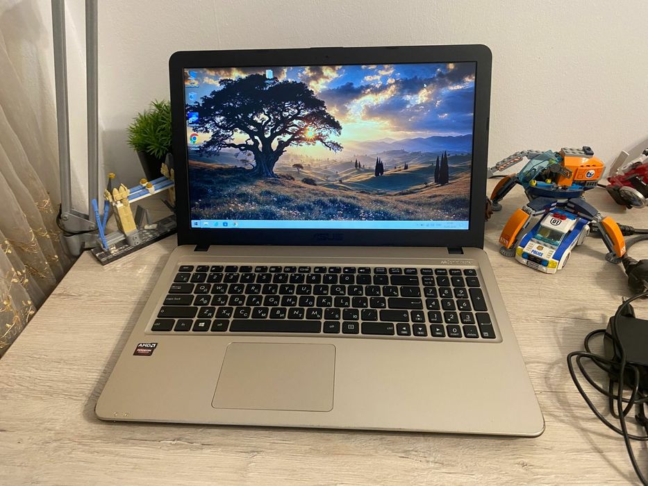 ASUS SonicMaster AMD QuadCore/OZU 4GB/SSD
