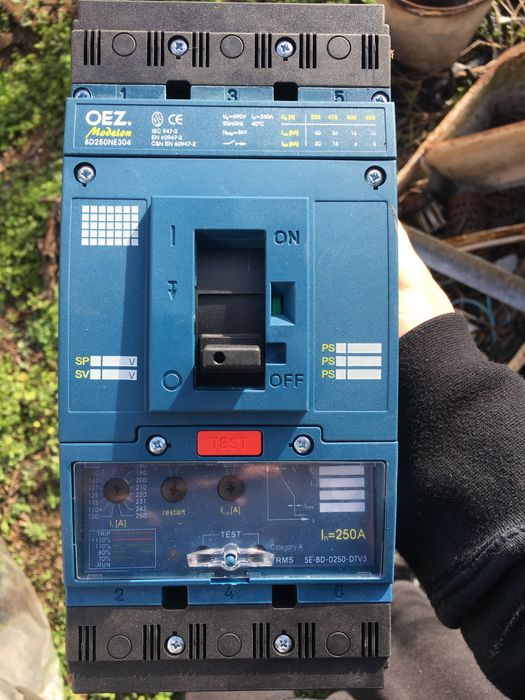 Автоматичен прекъсвач Elmark DS1-400 и прекъсвач OEZ