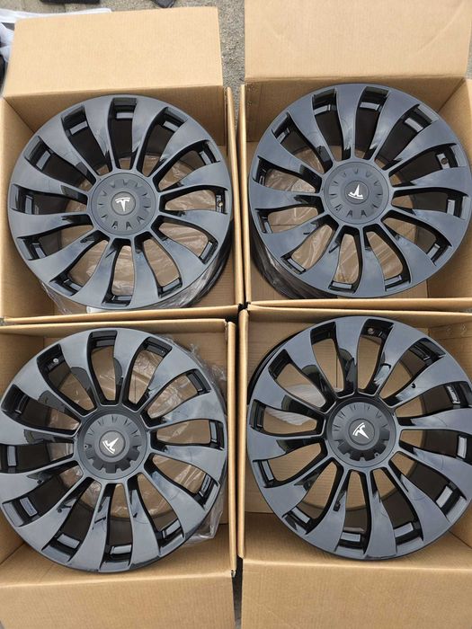 Jante noi Tesla R19 dedicate model 3 sau Y