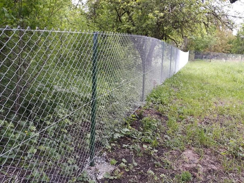 Construim garduri și porți la cerința clientului
