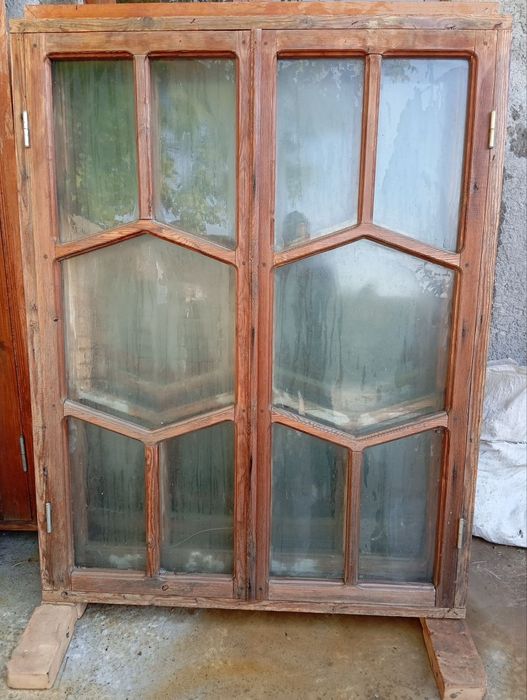 Eshik va romlar sotiladi