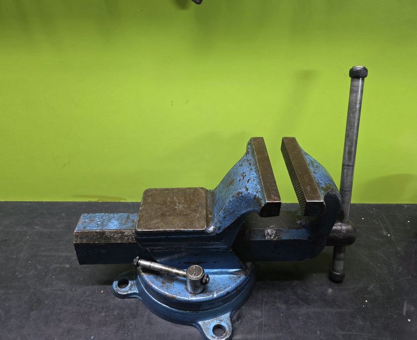 Немско метално въртящо менгеме Ridgid Matador