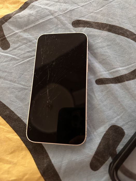 Vand sau schimb iphone 13 mini
