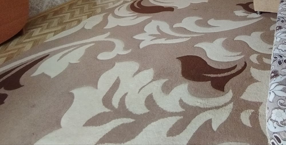 Продаю ковёр 2.5*3.5