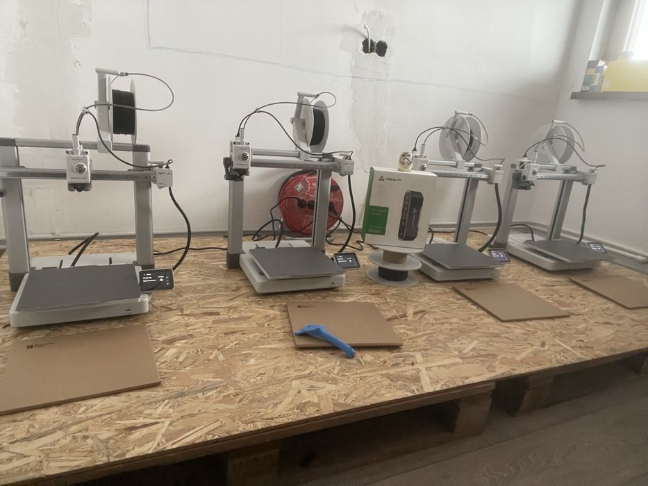 3 imprimante 3D Bambulab A1+ Scanner 3D Otter+ 2X Uscator Sunlu