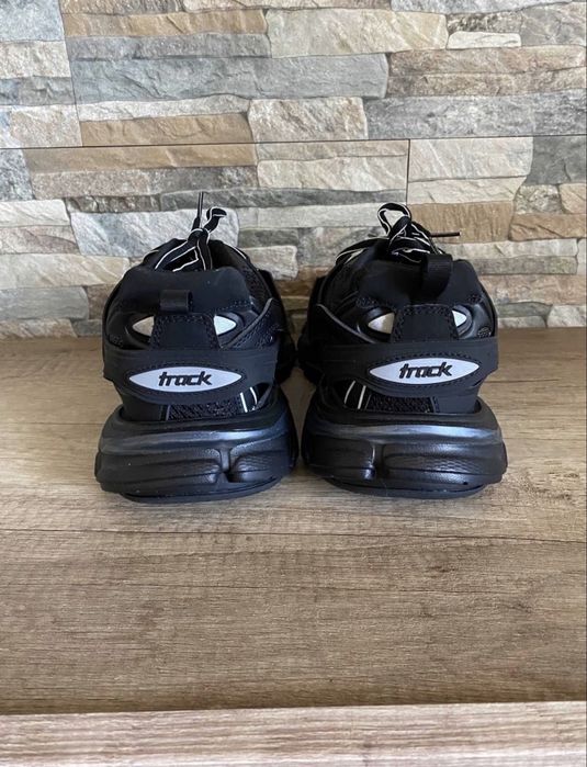 Balenciaga Track led