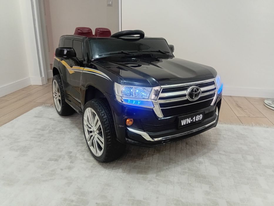 Детский машинка ленд курузер