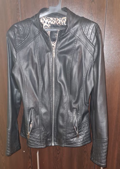 Дамско кожено яке