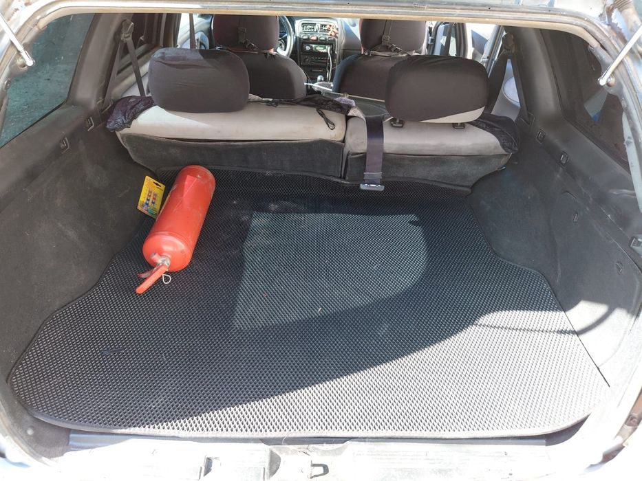 Машина nissan primera 95