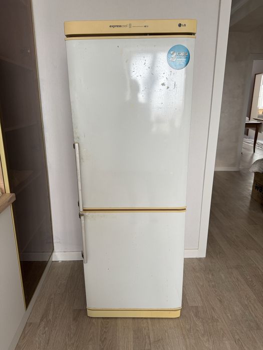 Холодильник LG, б/у, рабочий