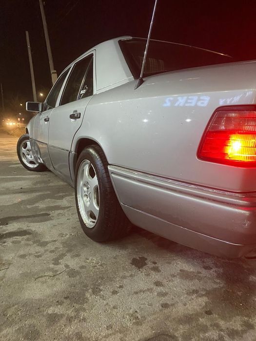 Мерседес 124.  2,2 автомат