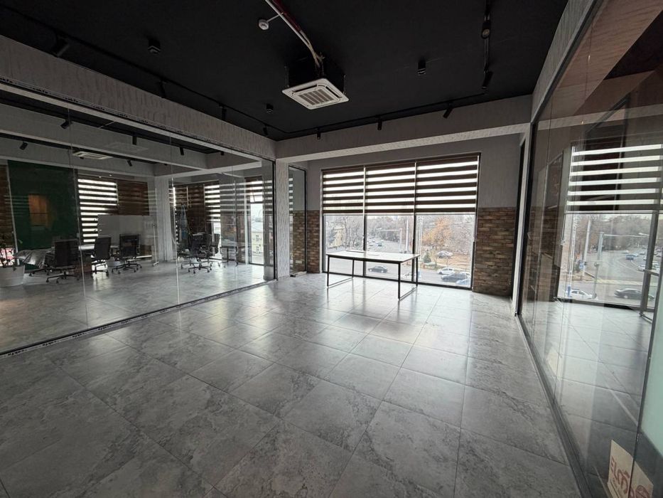 [SM] Сдаётся офис в центре! Лабзак — 3 этаж, первая линия