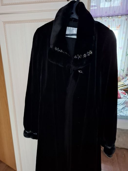 Продам норковую шубу в отличном состоянии.  Размер 44-46.