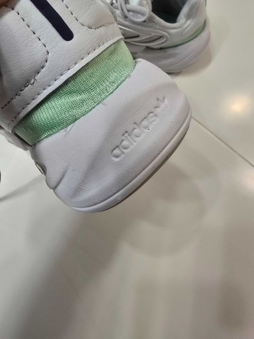 Дамски оригинални маратонки Adidas