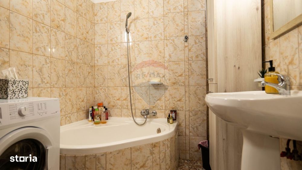 Garsonieră în vilă modernă (2015) | Liniște și intimitate