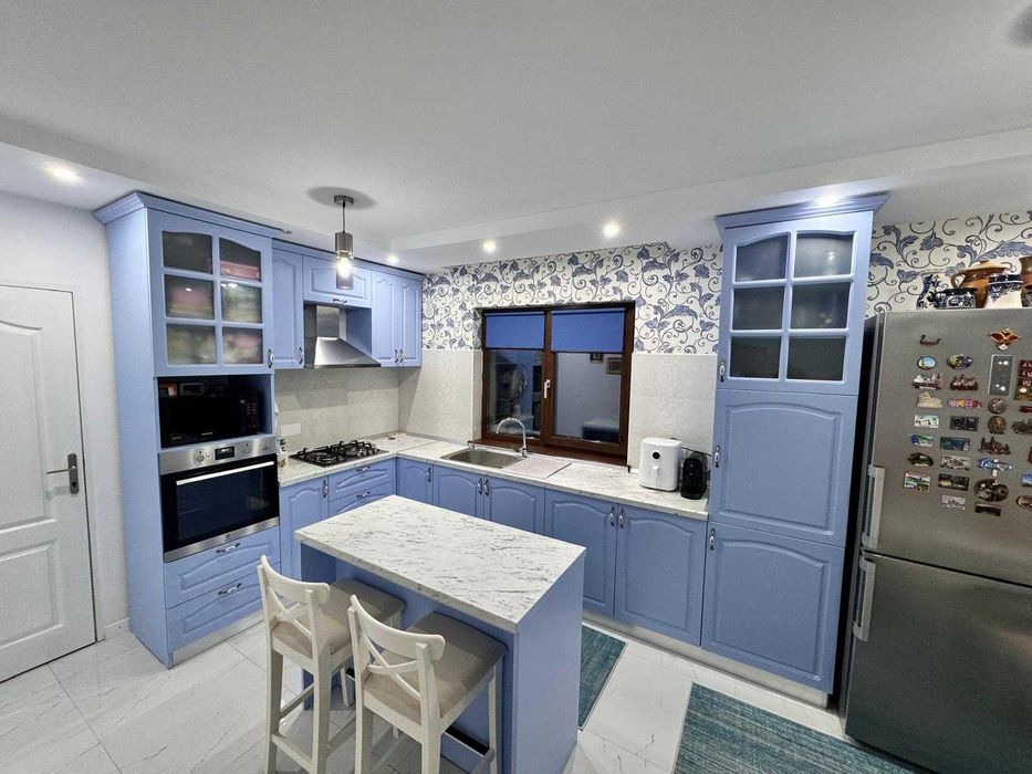 Vand casa P+1E+M, Breazu, persoana fizica