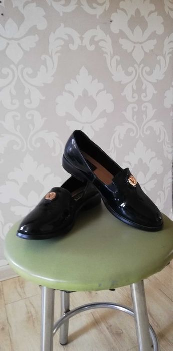 туфли- лоферы лакированные