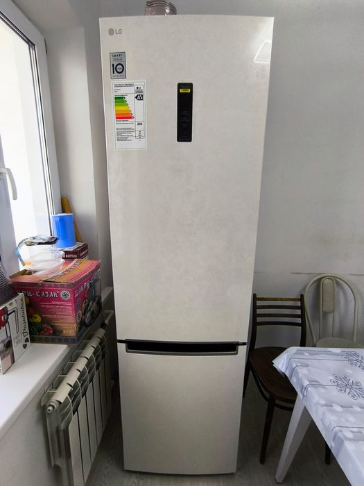 Продам холодильник LG GC509MEWM